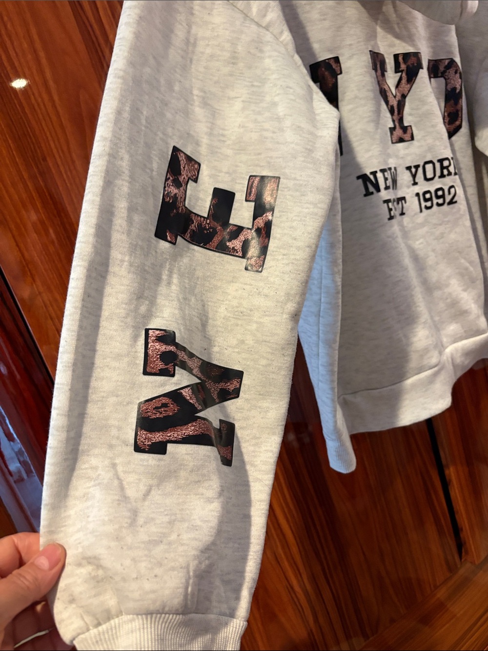 Sweater Subcategory Identification - Picture 3 of 5